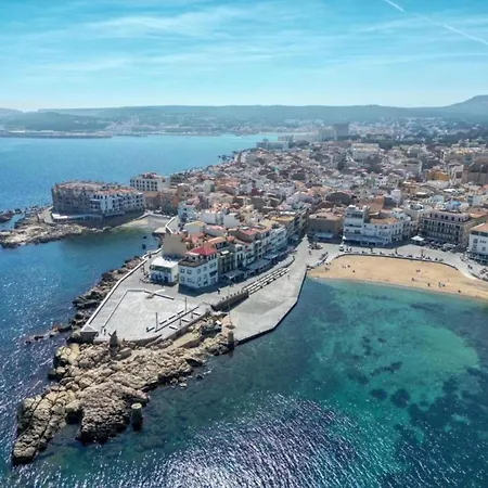 House In La Escala Near Els Riells Апартаменты *