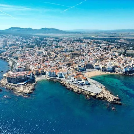 Apartment House In La Escala Near Els Riells *