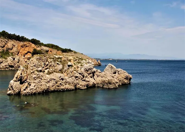 Апартаменты House In La Escala Near Els Riells *
