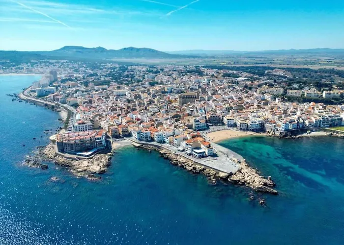 Апартаменты House In La Escala Near Els Riells *